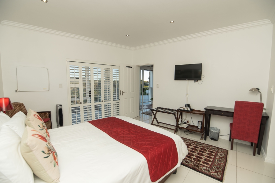 6 Bedroom Property for Sale in Humerail Eastern Cape